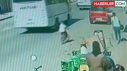 Bisikletli çocuk ticari araca çarptı