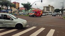 Mulher fica ferida após colisão entre carros na Avenida Barão do Rio Branco