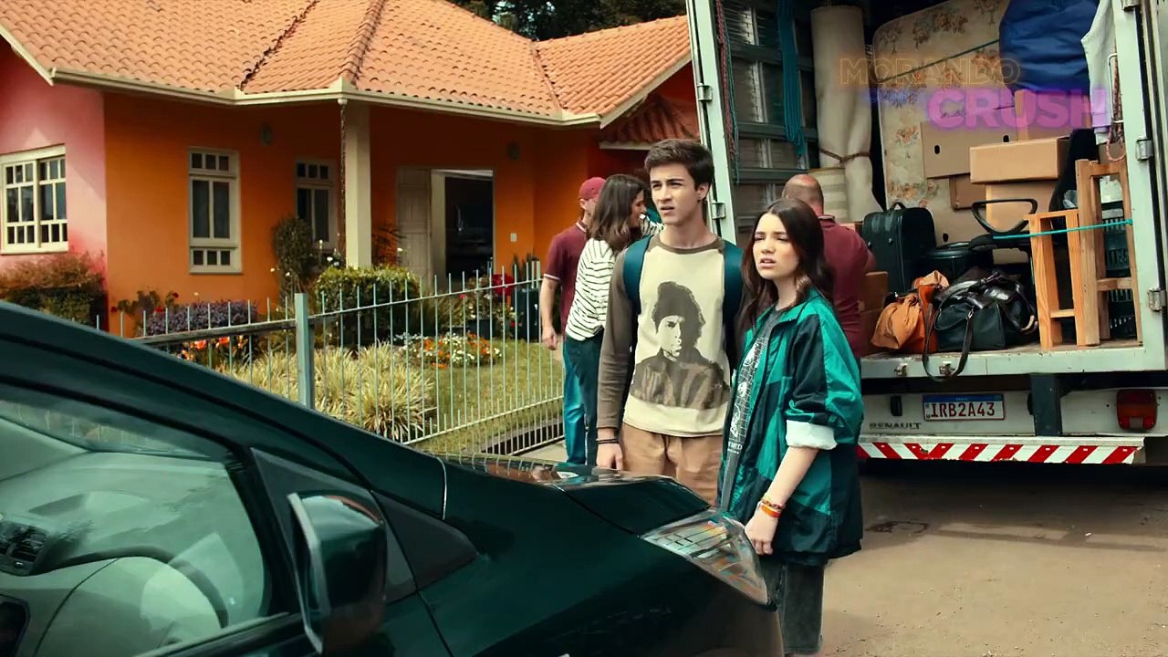 Morando com o Crush Trailer Oficial
