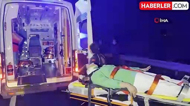 Motosiklet sürücüsü, yaralanan kız arkadaşını bir an olsun yalnız bırakmadı