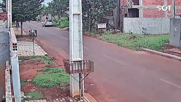 Tentativa de execução em Foz do Iguaçu é filmada por câmera de segurança