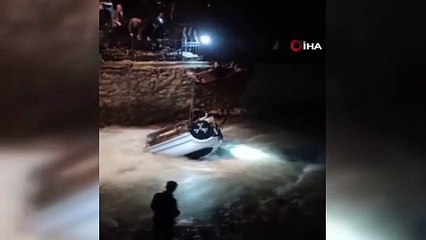 Korkunç kaza... Otomobil dereye uçtu: 4 ölü, 1 yaralı var