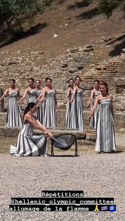 Sur ses réseaux sociaux, Nikos Aliagas a partagé plusieurs photos et vidéos des répétitions