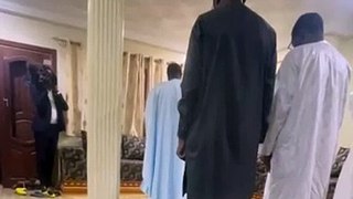 Arrêt sur image: Quand le Président Bassirou Diomaye Faye dirige la prière