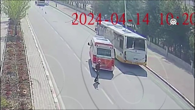 Polisinin dikkati olası kazayı önledi