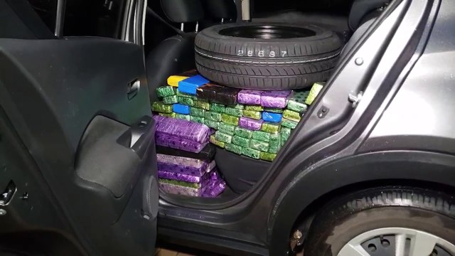 PRF apreende Nissan Kicks com 600 quilos de maconha em Céu Azul