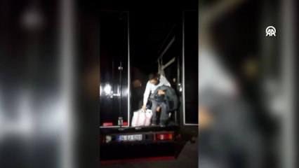 Çanakkale'de durdurulan kamyonette 33 düzensiz göçmen yakalandı