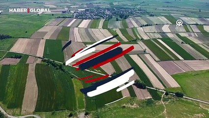 Çukurova'da dronla görüntülenen tarlalar güzel görüntüler oluşturdu