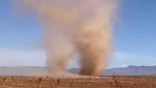 Double dust devil captured in Kingman, Arizona