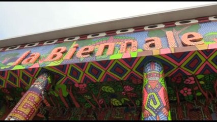 Biennale Arte a Venezia: Un Mondo di Stranieri per un Futuro Diverso 🌍