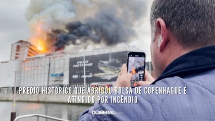 Prédio histórico que abrigou Bolsa de Copenhague é atingido por incêndio
