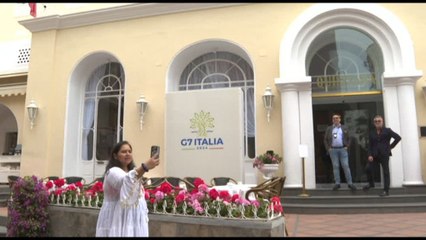Capri alla vigilia del G7, tra agenti e turisti curiosi