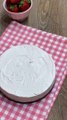 Ecco una torta fredda strabuona e facilissima con yogurt greco.By @lacucinadiregineINGREDIENTI X STAMPO CM 18200 gr di biscotti secchi100 gr di burro CREMA200 ml di panna per dolci250 gr di yogurt greco alla frutta