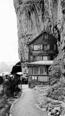 لا اقسم بهذا البلد