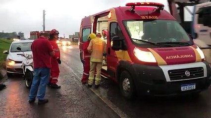 Carro e moto se envolvem em acidente de trânsito na BR 467