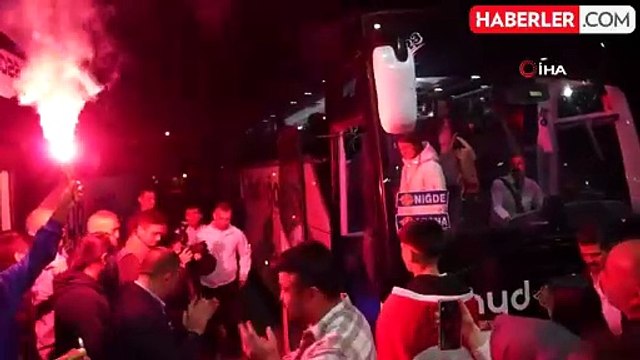 Avrupa 2.'si boksör memleketi Niğde'de coşkuyla karşılandı