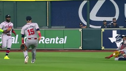 ¡Mira el peligroso golpe que recibió Ronald Acuña Jr. en su rodilla!