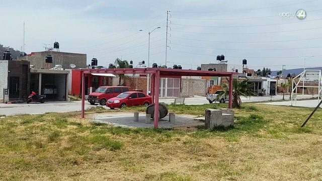 Vecinos de la colonia Los Naranjos en Cuitzeo sufren afectaciones por drenajes tapados