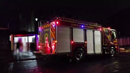 Toldo cai em residência no Maria Luiza e morador aciona Bombeiros