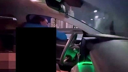 Seyir halindeki araçta fantezi yapan çiftin sonu kötü bitti