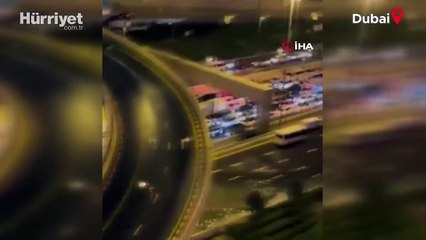 Dubai'de şiddetli yağış: Uçaklar sel sularında güçlükle ilerledi