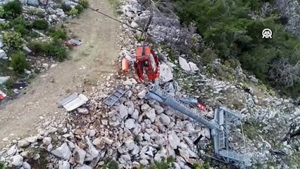 Teleferik kazasının ardından oluşan enkaz havadan görüntülendi