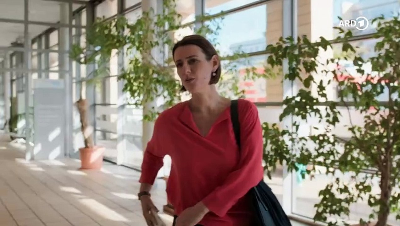 In aller Freundschaft: Ruhe nach dem Sturm | Folge 1049