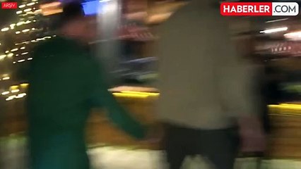 Sevgilisinin sergisi için kamera karşısına geçen Uraz Kaygılaroğlu, pozlarından dolayı linç ediliyor
