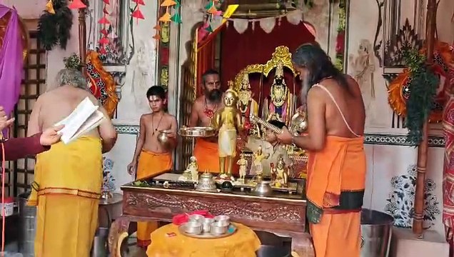 गलता में रामलला का अभिषेक