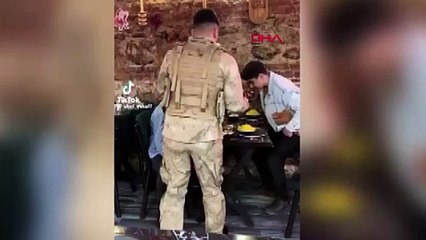 İstanbul'da tepki çeken görüntü! Asker üniformayla servis veren işletmede 3 gözaltı