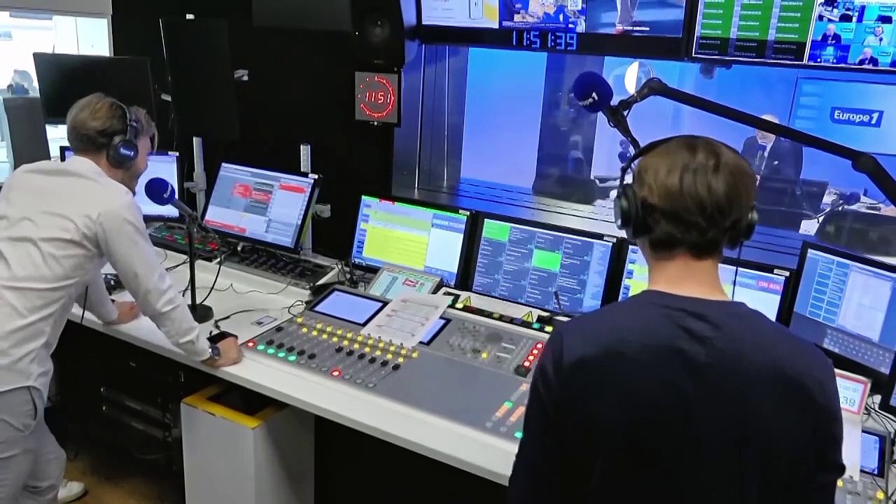 En Italie, un restaurant offre une bouteille de vin aux clients qui laissent leur téléphone dans une boîte fermée à clé