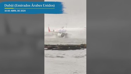Así fue la intensa lluvia que inundó y paralizó aeropuertos de Dubái