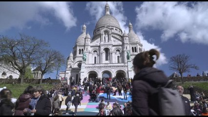 100 giorni ai Giochi, i colori olimpici sui gradini del Sacro Cuore