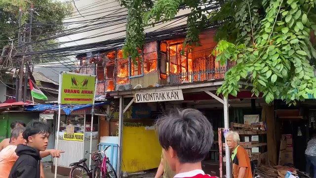 Permukiman Warga di Kebon Kosong Kemayoran Terbakar, 15 Unit Mobil Damkar Dikerahkan