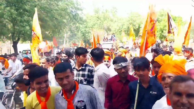 भगवामय हुआ शहर, गूंजे जय श्रीराम के जयकारे