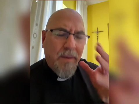 ¿No se puede adorar sin rendir culto? - Padre Juan Molina