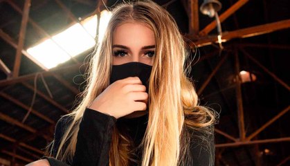 若きバイク愛好家が安全警告をからかい、数時間後に悲劇的な事故に 🚨