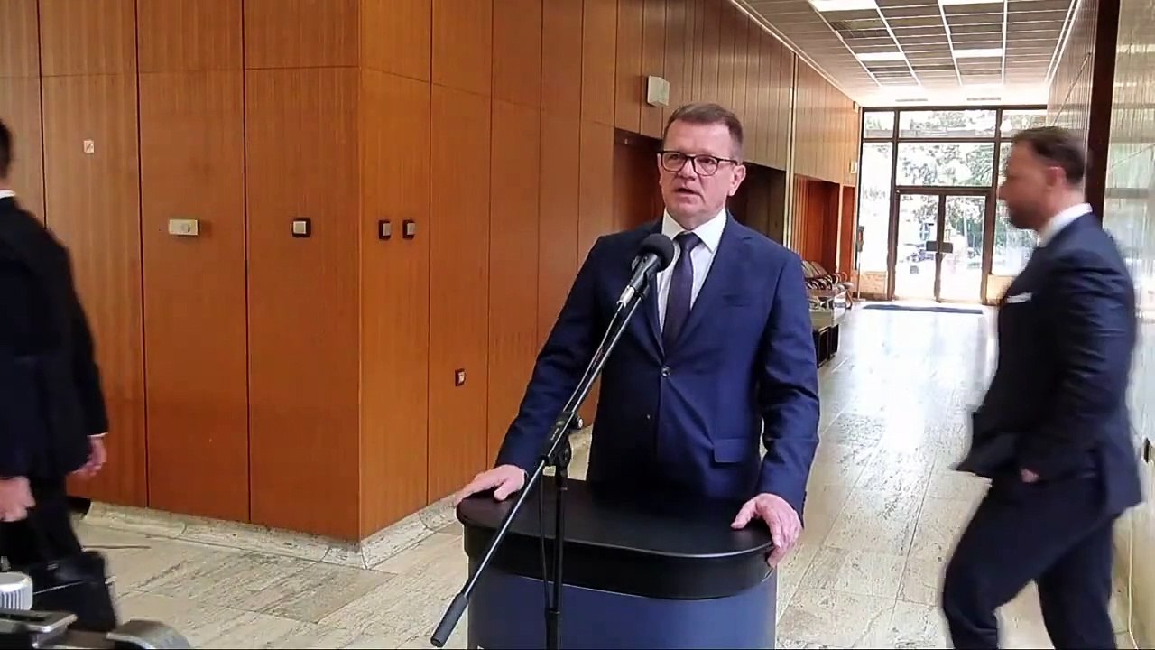 ZÁZNAM: Krátenie eurofondov podľa P. Kmeca zatiaľ Slovensku nehrozí