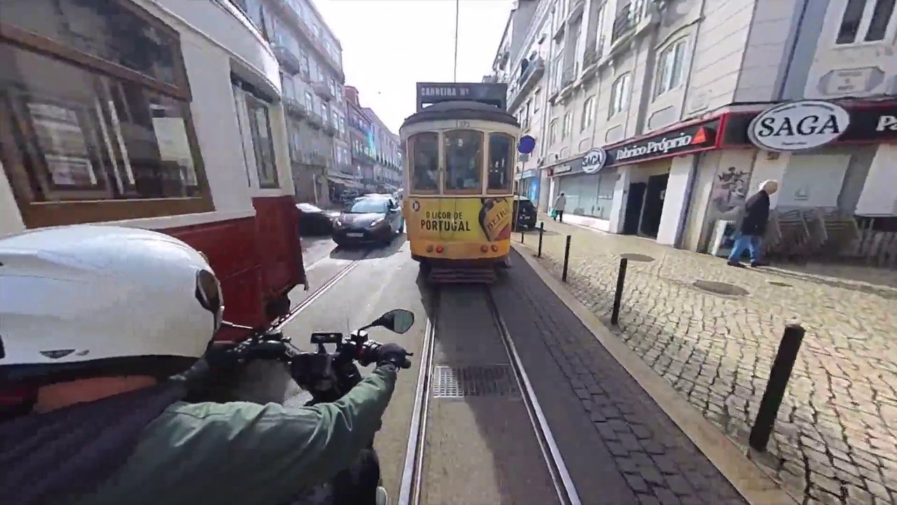 Essai du BMW CE02 dans les rues de lisbonne
