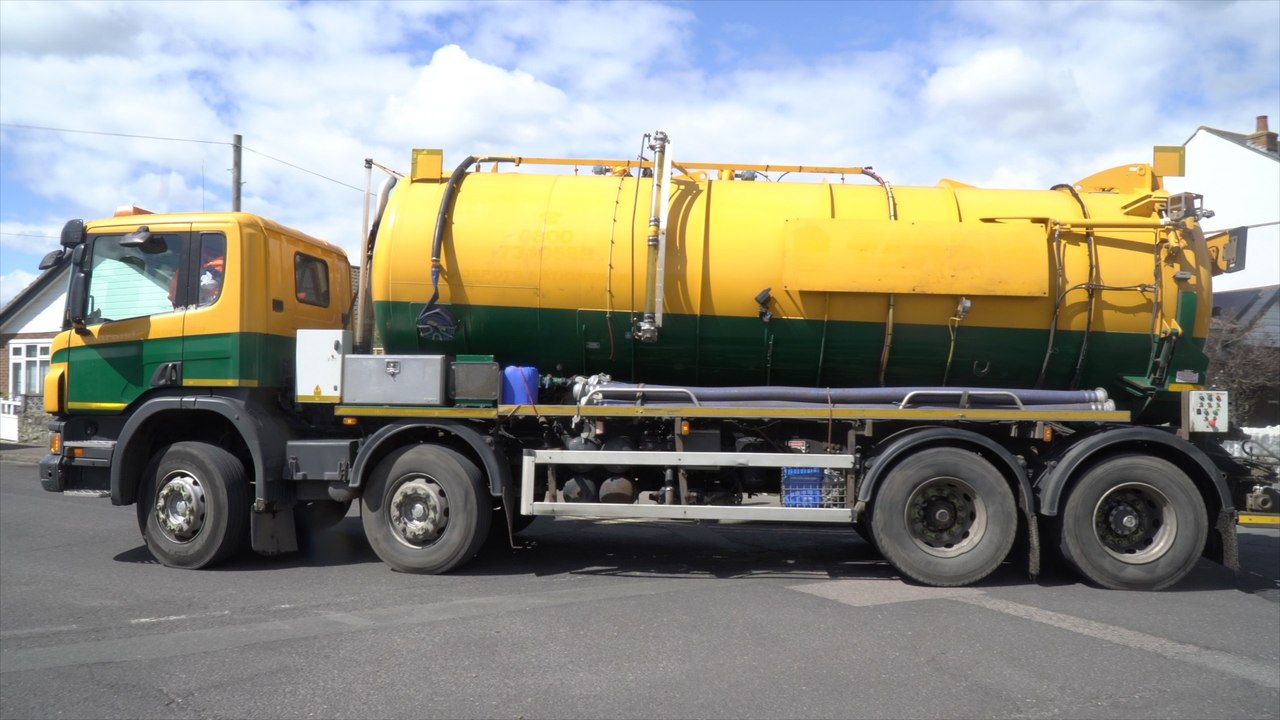 Angry Hythe residents say sewage tankers are da...