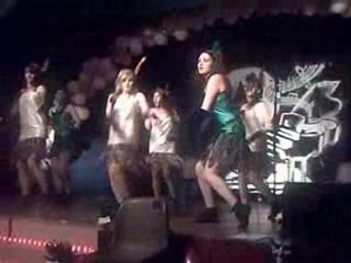 charlotte et son groupe entr1 de dancer