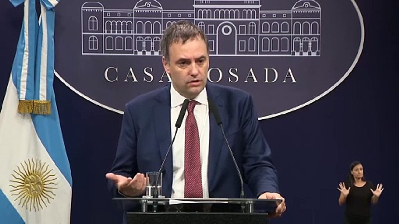 Manuel Adorni: "Nadie se tiene que preocupar por sus estudios en las universidades"