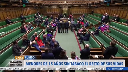 Reino Unido aprueba proyecto para prohibir a menores comprar cigarros