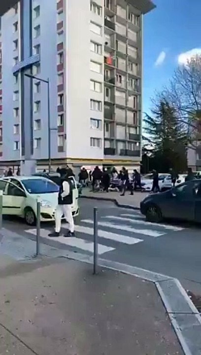 Les Tensions Explosent entre Jeunes, les Détails Chocs Révélés par les Témoins!
