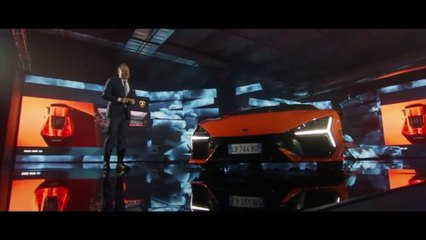 Lamborghini Revuelto - el primero hibrido V12