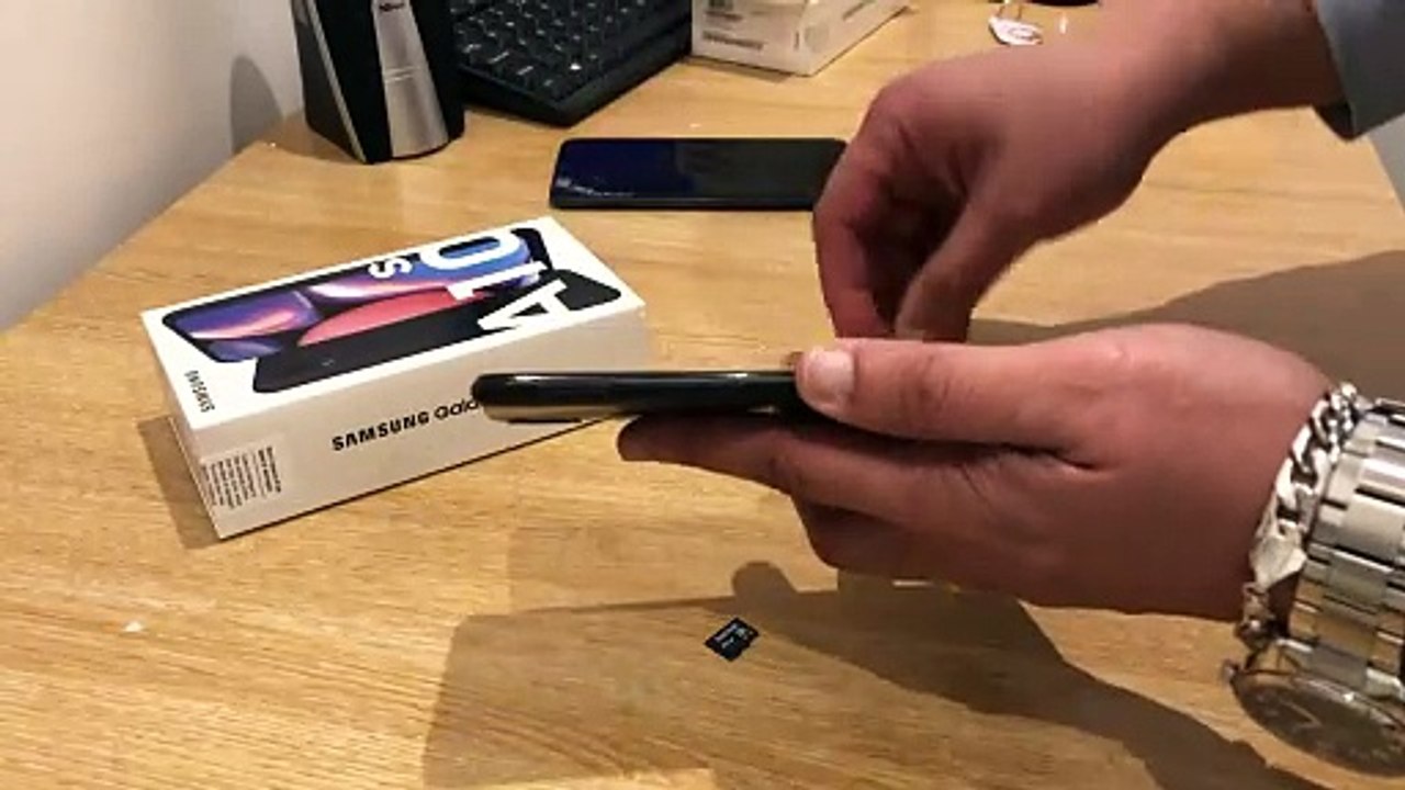 How to TRANSFER a 32GB Memory Card From One Phone to Another Phone - Samsung Galaxy | Basic Tutorial