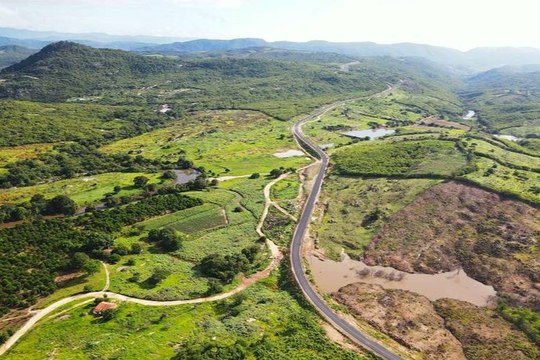 PB-382 que conecta Serra Grande à São José de Piranhas segue em ritmo acelerado