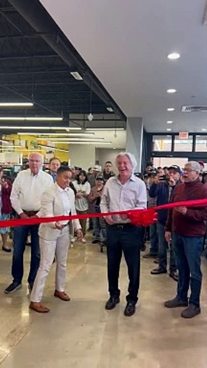 Ribbon cutting at Central Park Fresh Market