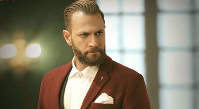 نيقولا معوض ينشر فيديو كواليس تحول شخصية عمر الخيام في الحشاشين