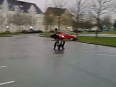 rudy en weeling avec un scoot to pouri ki marche pa du tout